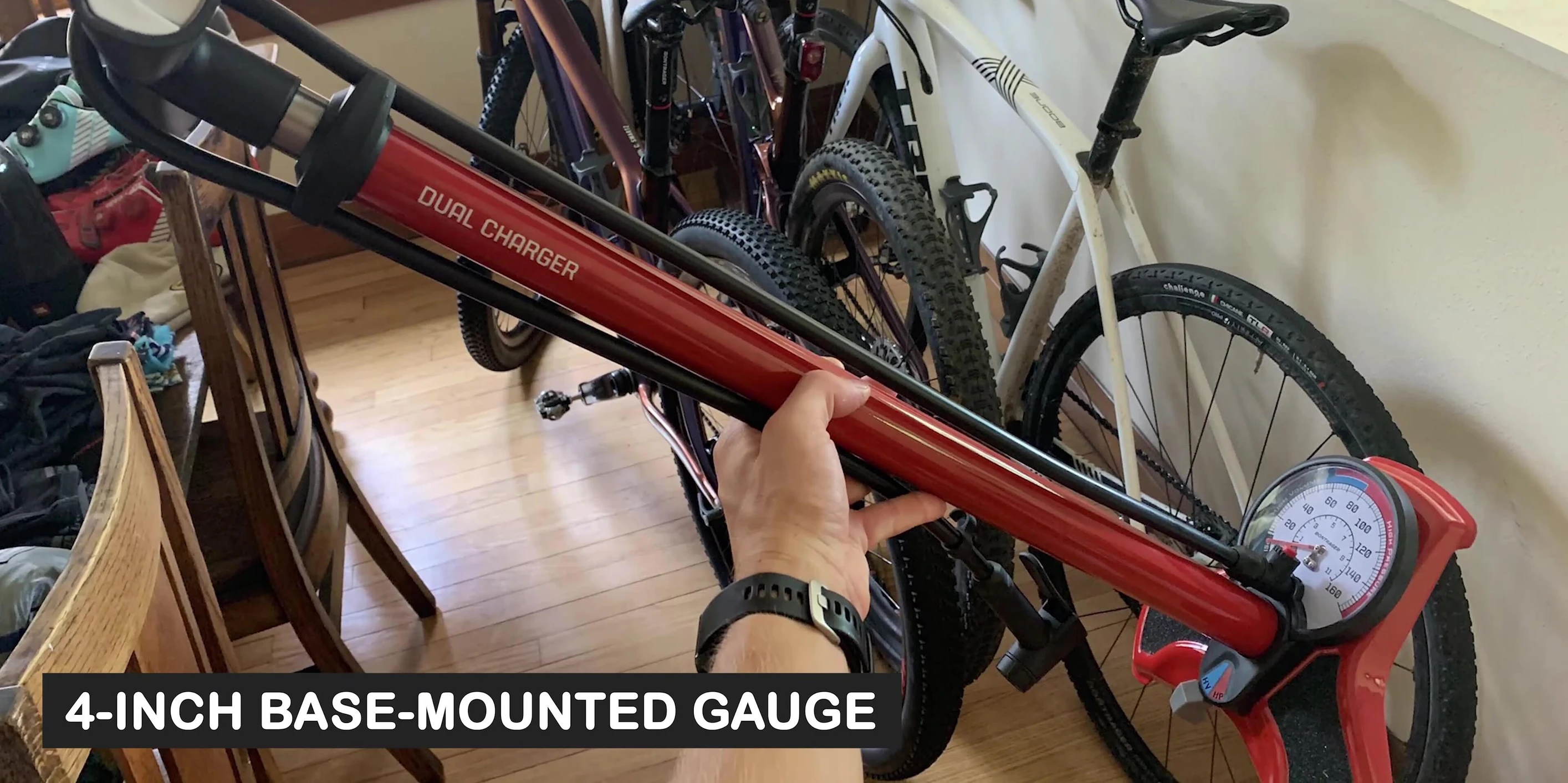 Close up of the Topeak Dual Charger gauge
