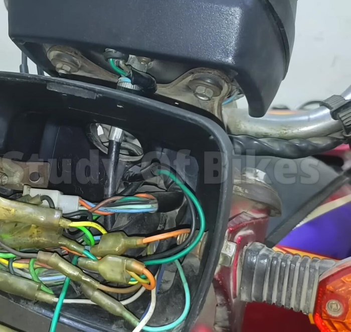 (Optional) Test the current in both the old and new wires using a test bulb connected to a ground and the positive terminal of the rectifier.