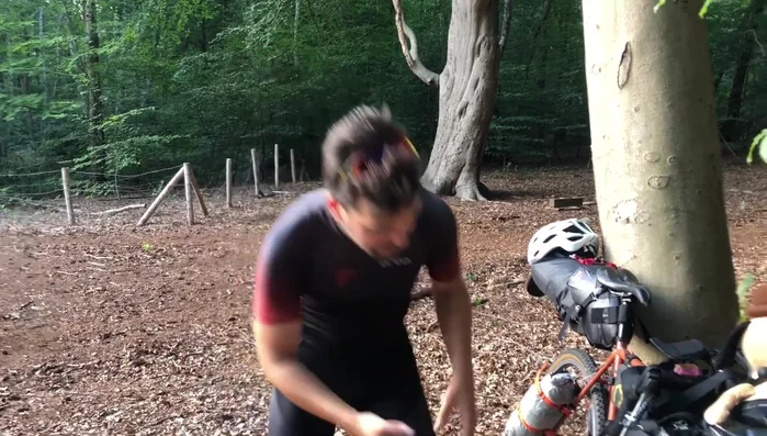 Mount your laptop securely on the rack with padding.