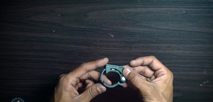 Remove the last step (presumably a small plastic piece) and keep only the hard plastic parts.