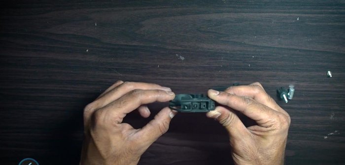 Remove the last step (presumably a small plastic piece) and keep only the hard plastic parts.