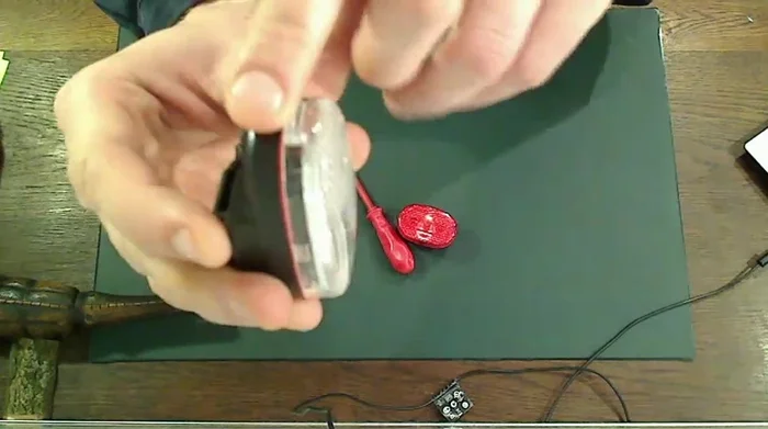 Remove the transparent window and reflector (if not stuck).