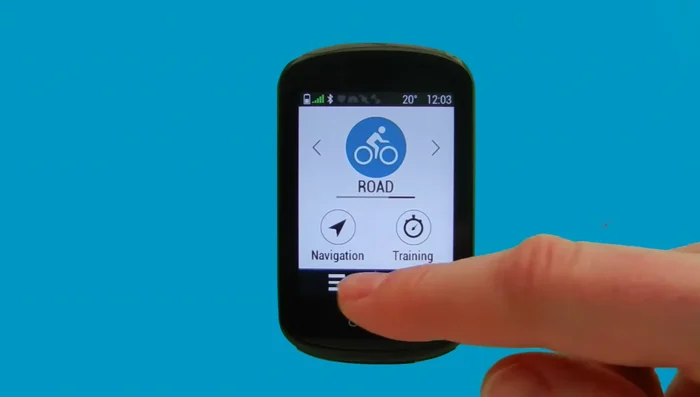 Wake up the Di2 system by clicking the gear shifters.