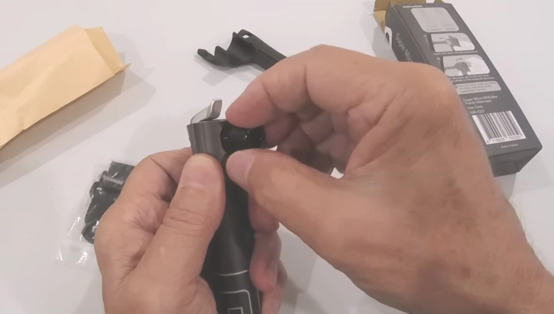 Demonstrating the valve switching mechanism.