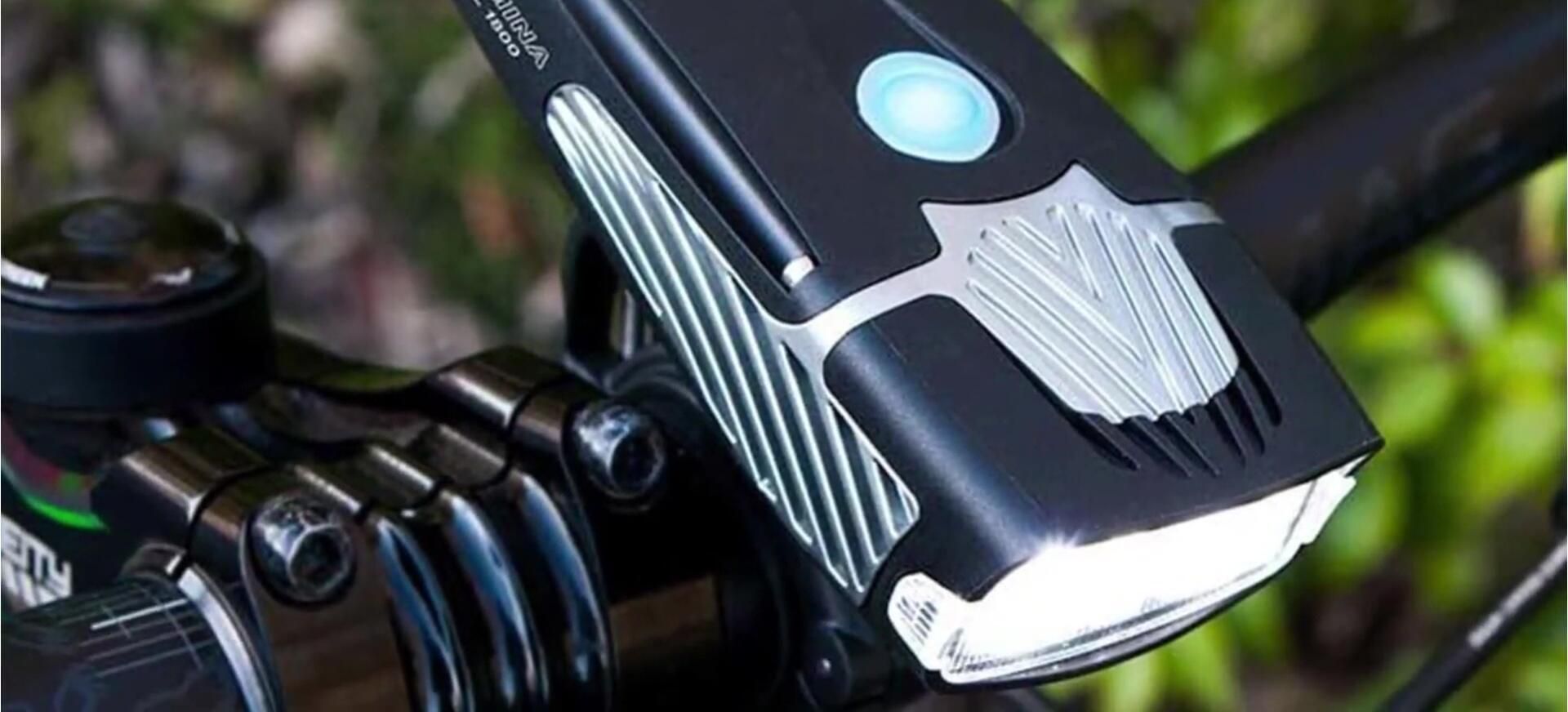 Cygolite Hotshot 600 light mounted on bike