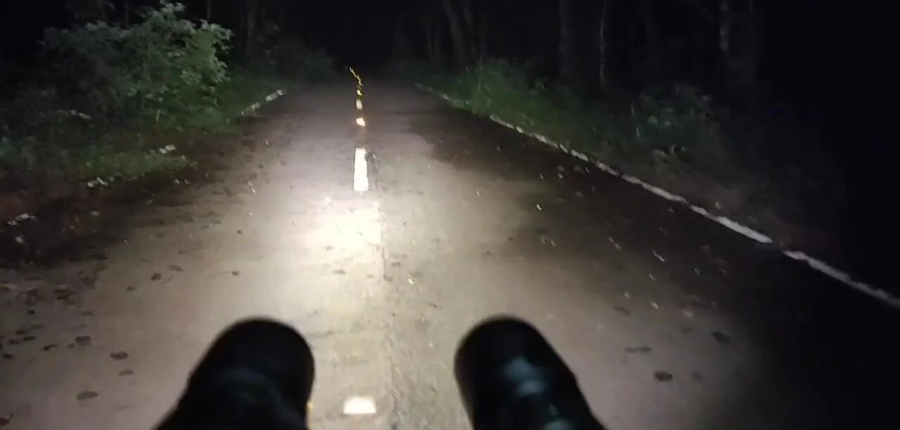 Convoy M3 on level 3, illuminating a concrete road