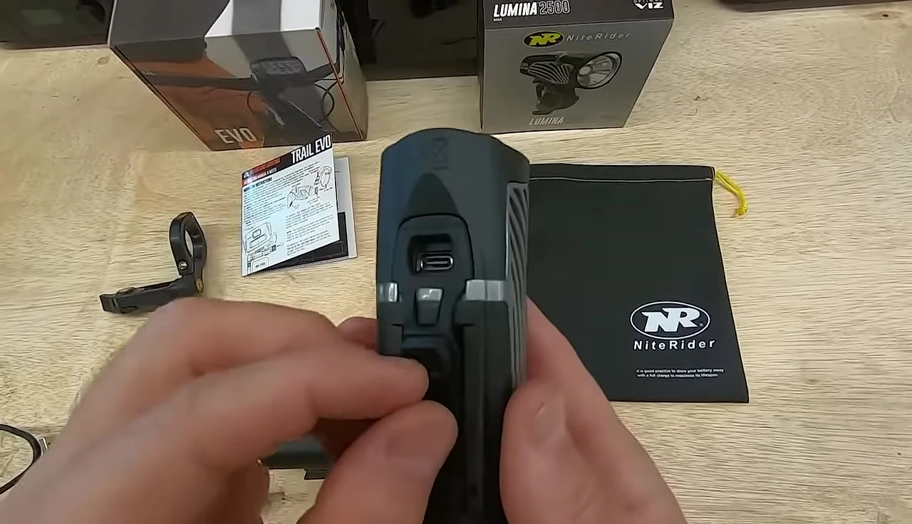 NiteRider Lumina Max 2500 charging port