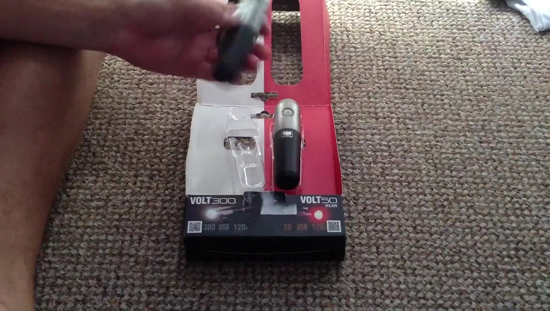 The Cateye Volt 300 front light out of the box.