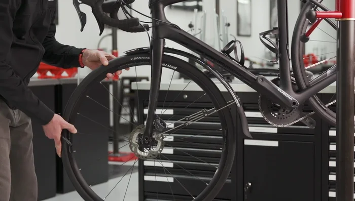 Torque the fork crown fastener to a max of 5.2 Newton meters and the strut hardware to 3 Newton meters.