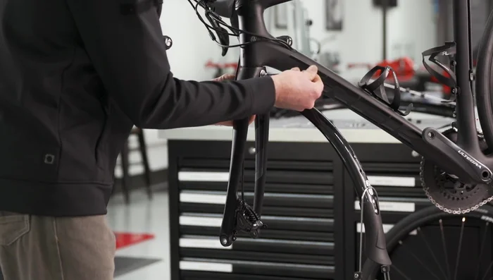 Torque the eye bolt hardware to a max of 5.2 Newton meters.