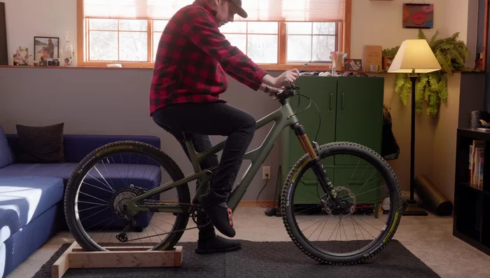 Once loose, unscrew the pedal completely.