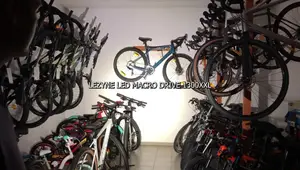 Best Bike Lights 2024: Lezyne Macro Drive 1300XXL vs. Blackburn Dayblazer 1500 Review