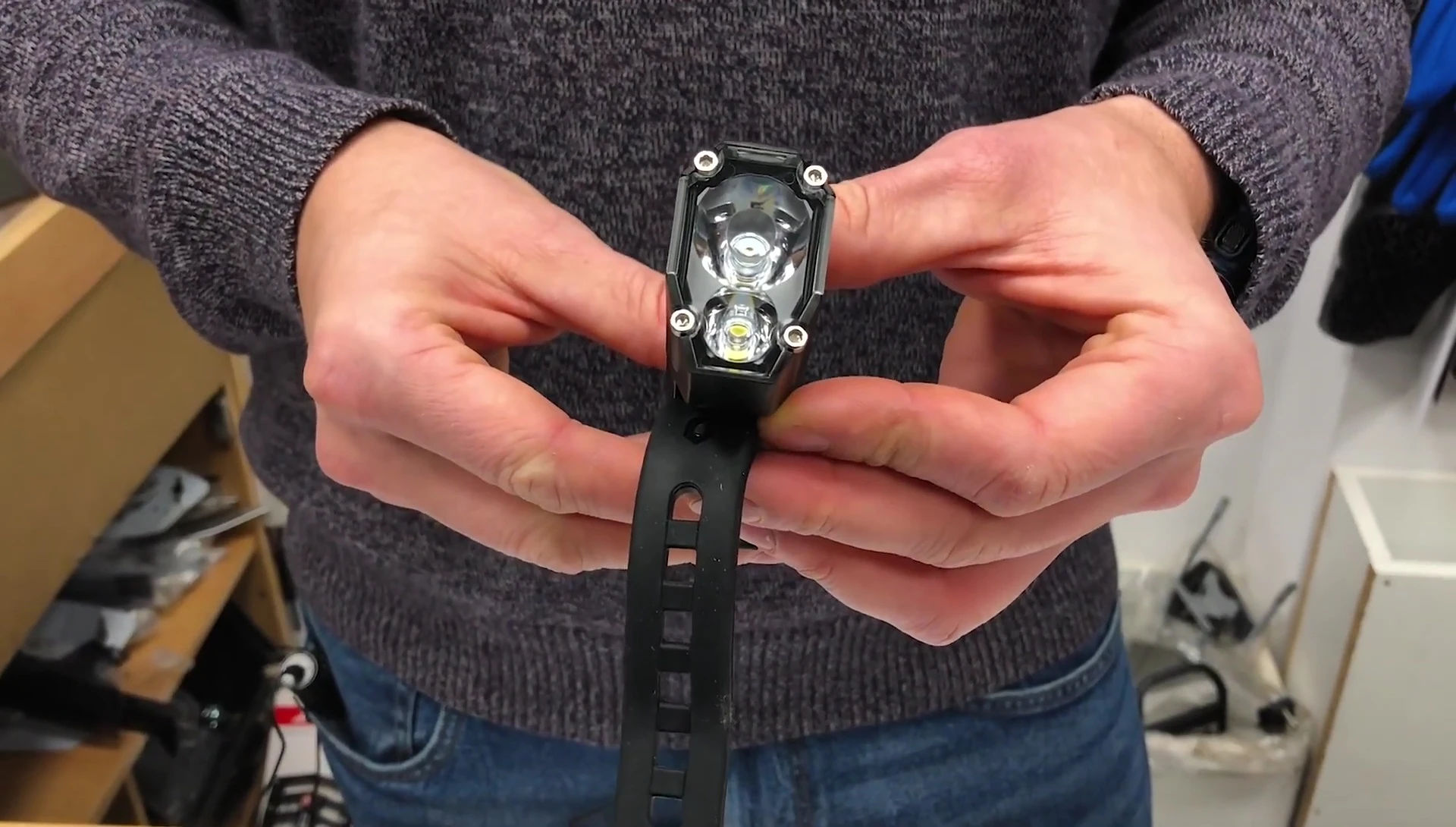 Highlighting the brightness and compact size of the Blackburn Dayblazer 1500.