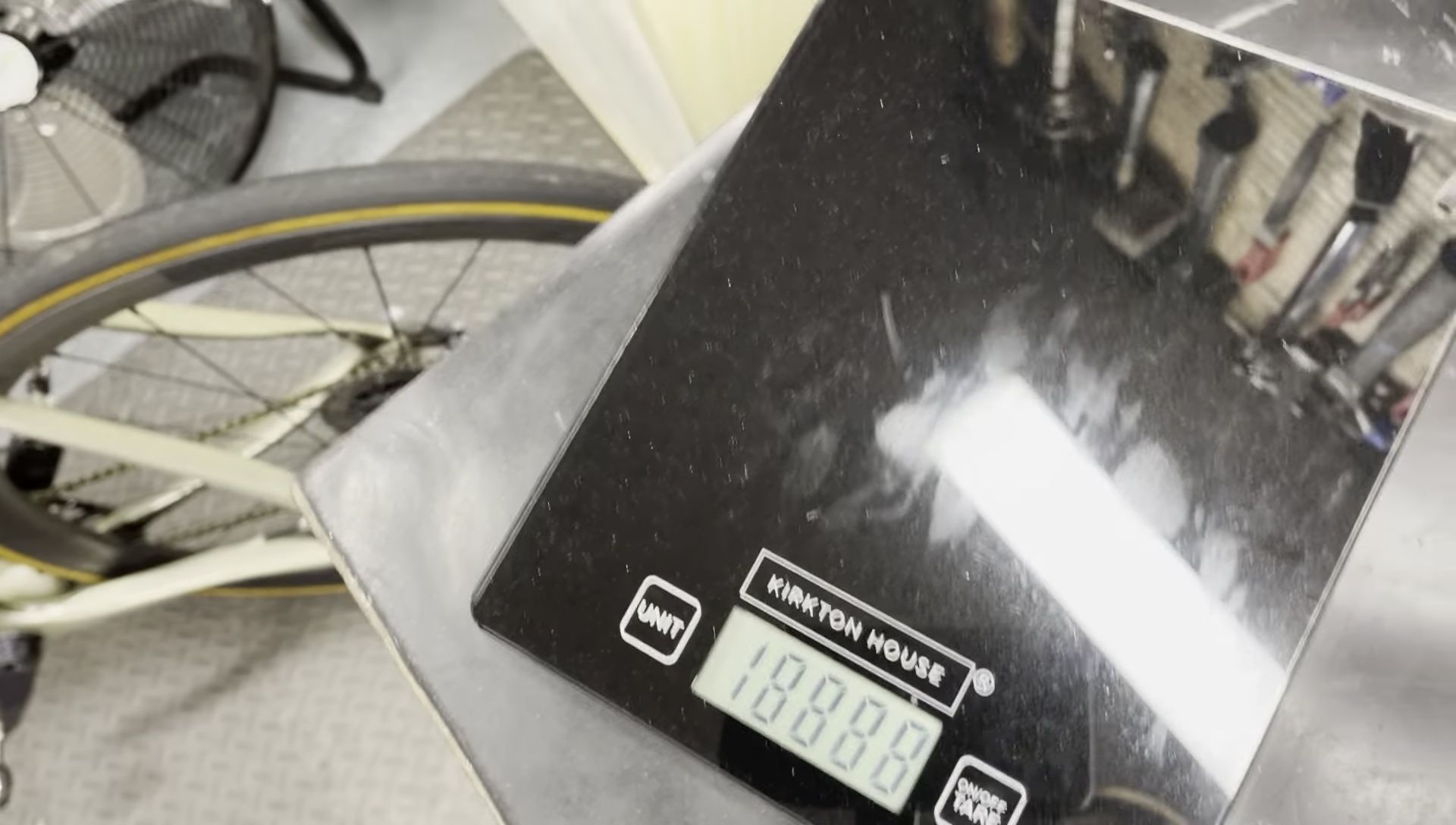 Weight measurement of the older Bontrager Aeolus saddle.