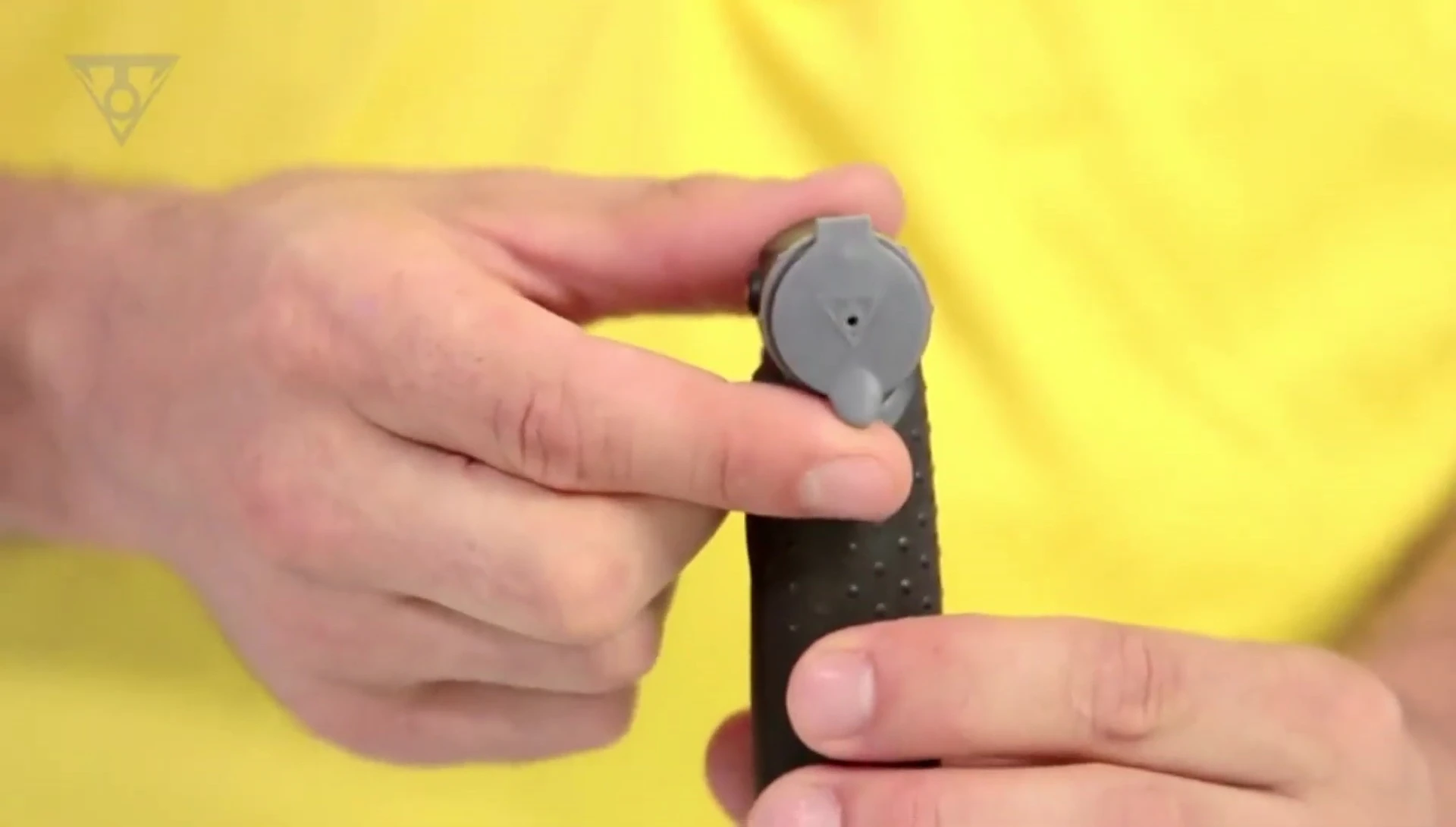 Demonstration of how to attach the Topeak Pocket Rocket to a bike valve.