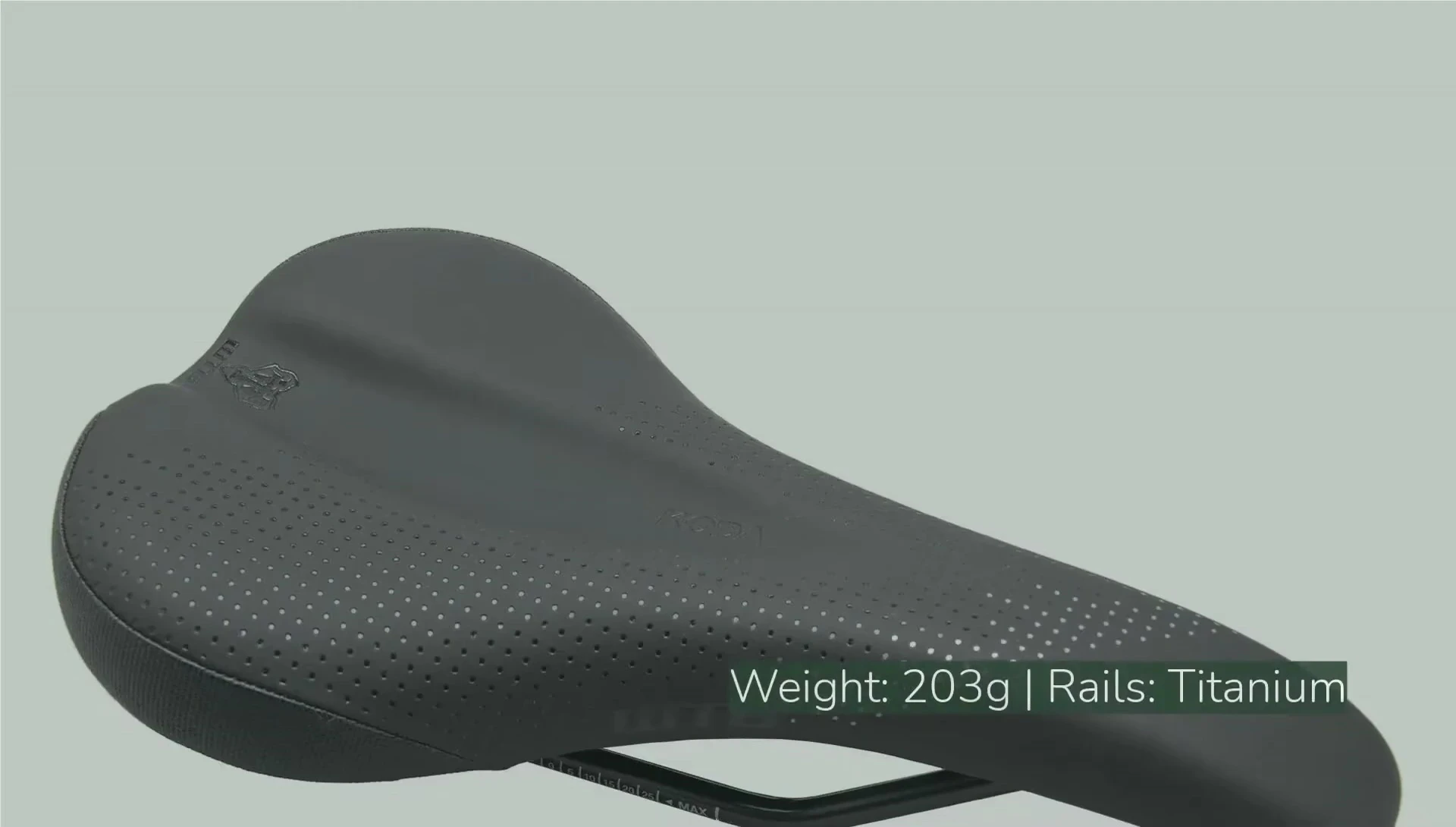 Highlighting the saddle's shape and channel design