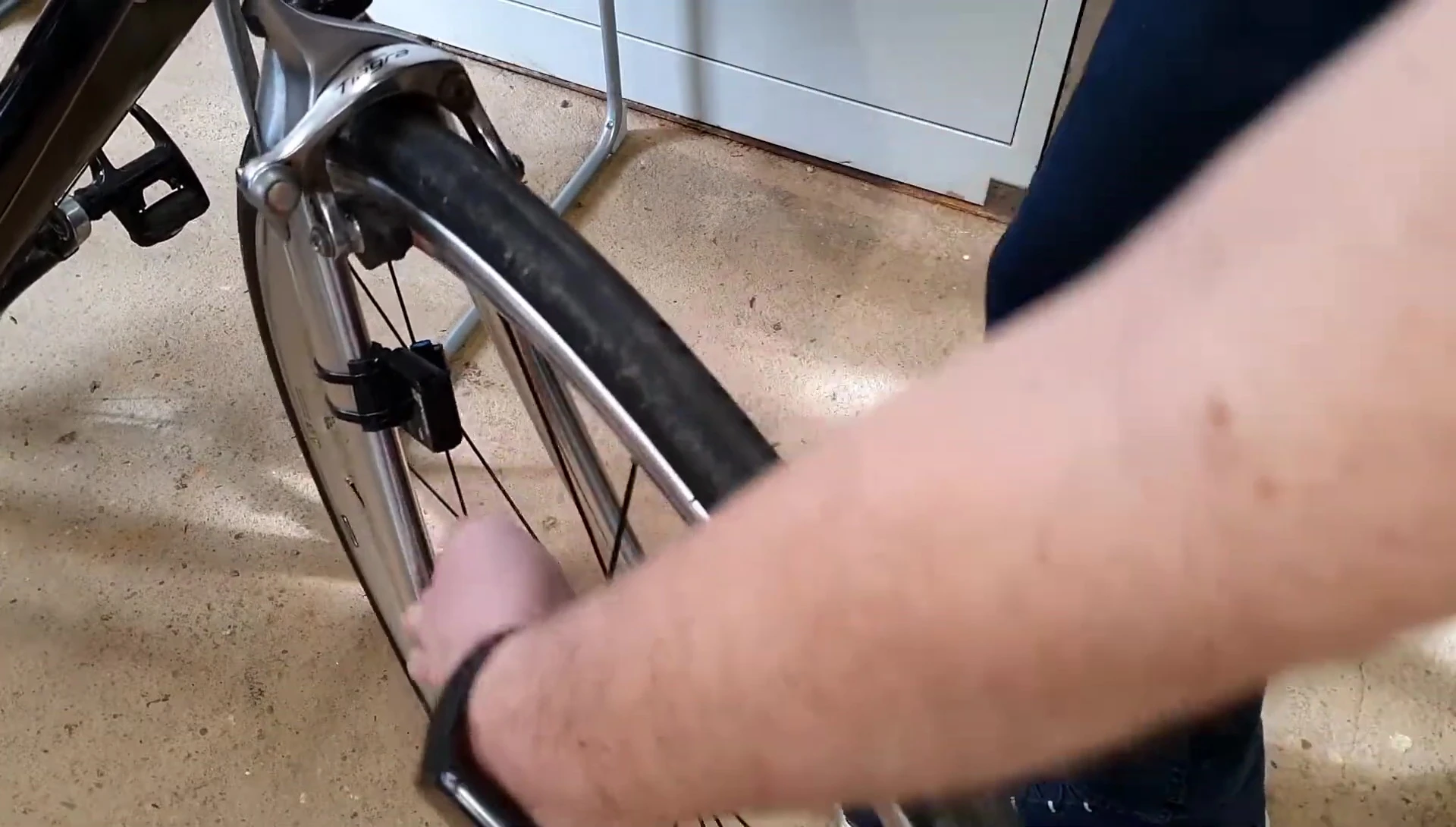 Sensor and magnet placement on the bike