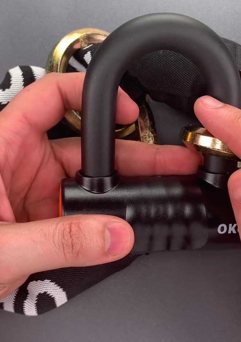 The U-lock with its 16mm shackle.