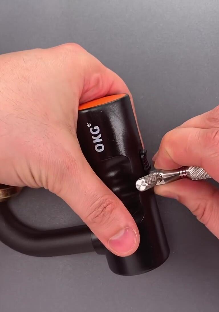 The lockpicking process in progress.