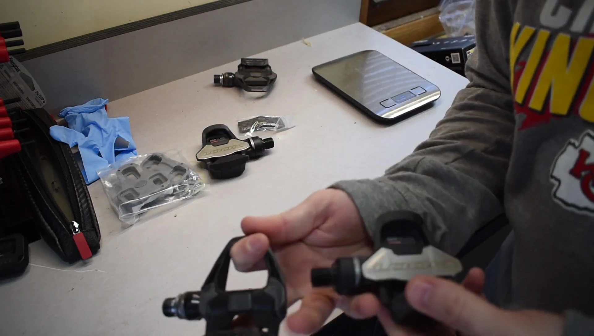 Side-by-side comparison of Look Keo Blade and Shimano Dura Ace pedals
