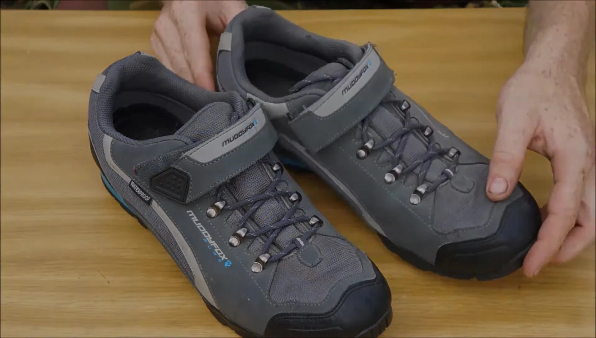 Presenter summing up the shoe review