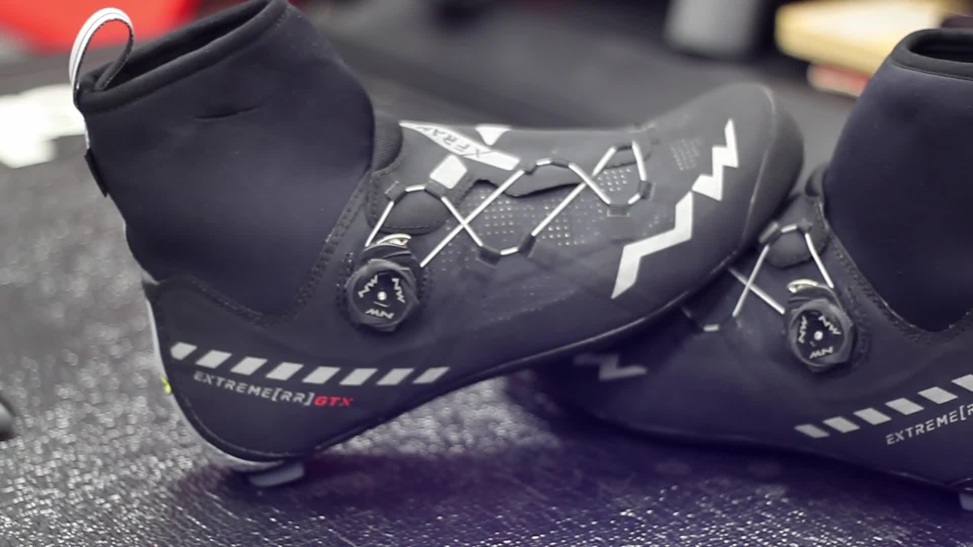 Close-up of the Northwave Extreme RR3 GTX shoe highlighting its waterproof and insulated features.