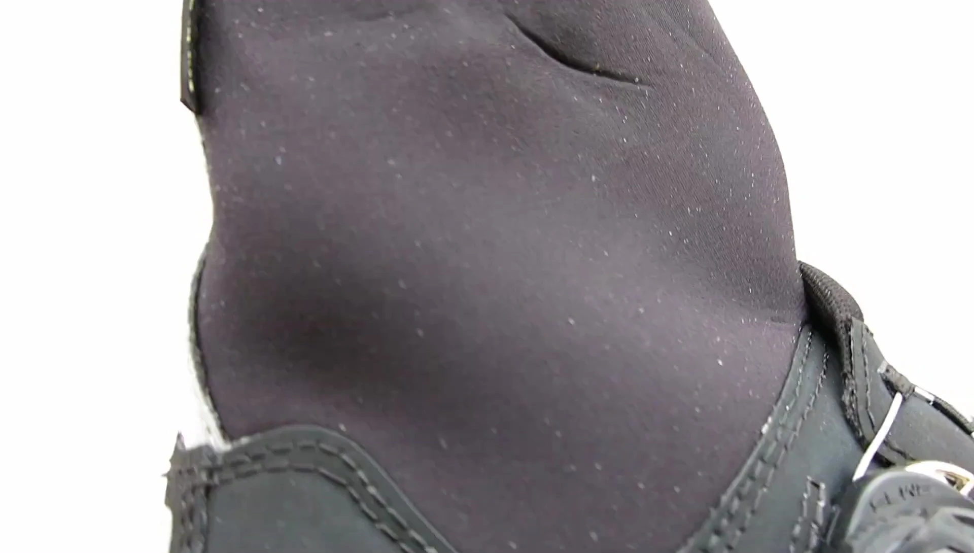 Close-up of the neoprene collar and SLW2 closure system.