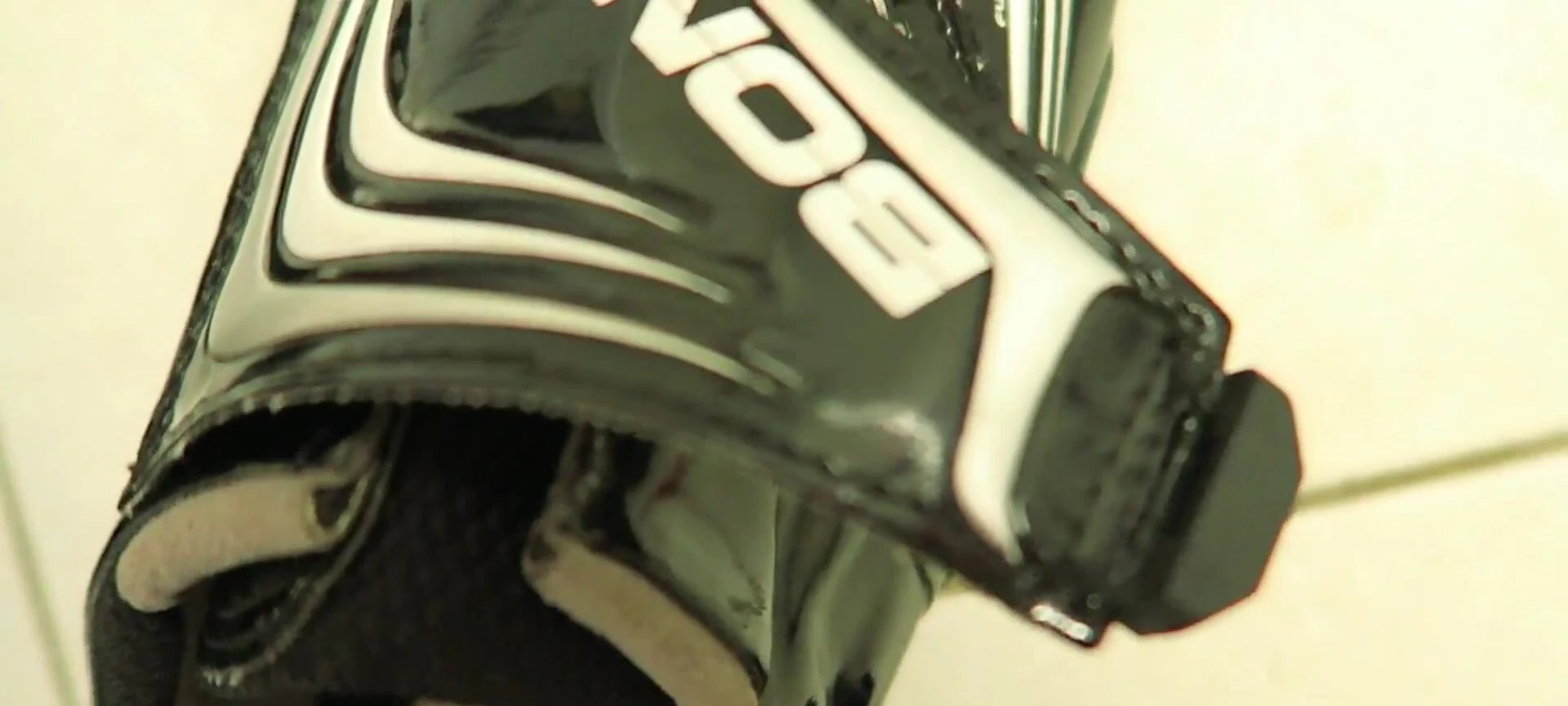 Discussion of replaceable straps and the overall durability