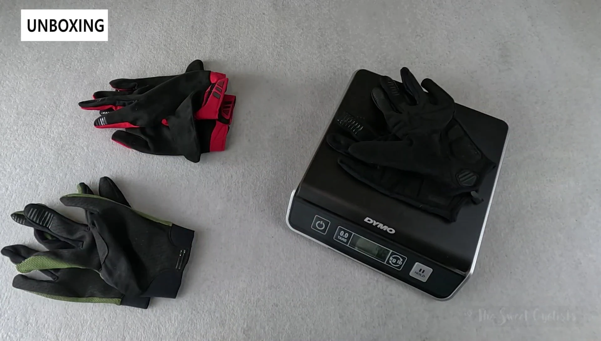 Traverse glove weight