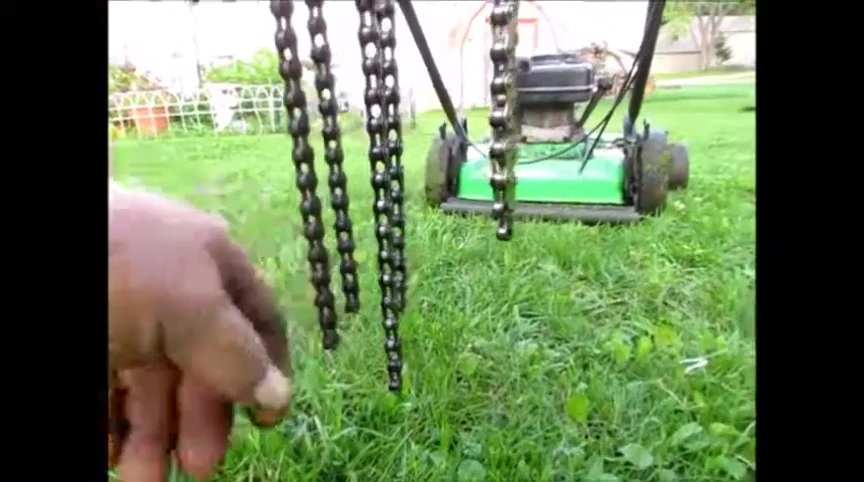 The new chain properly installed with aligned ends.