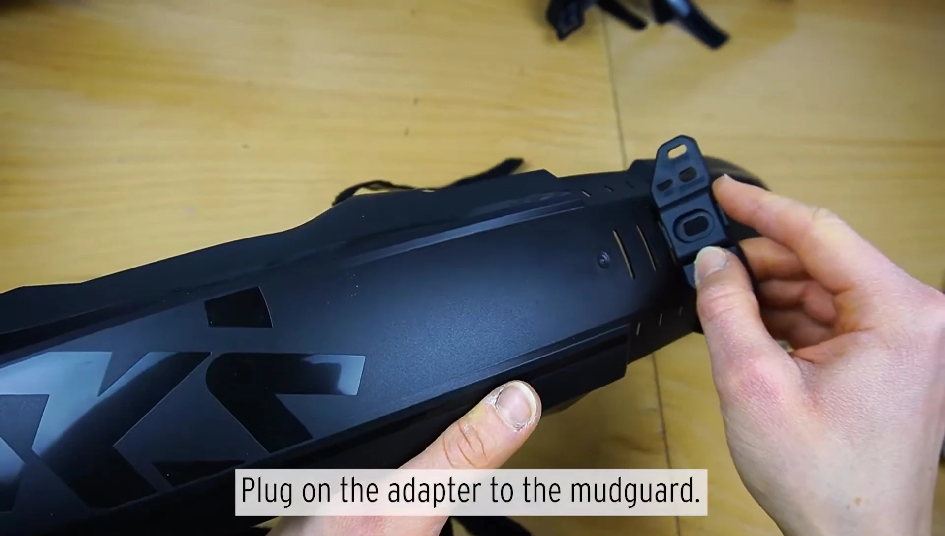 Screwing in the adapter plate