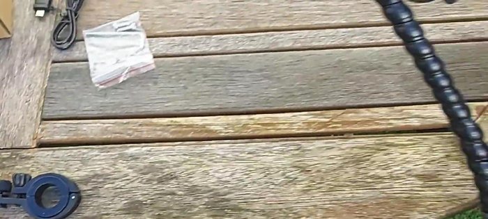 Insert the rubber strips inside the handlebar mount to protect your handlebars.