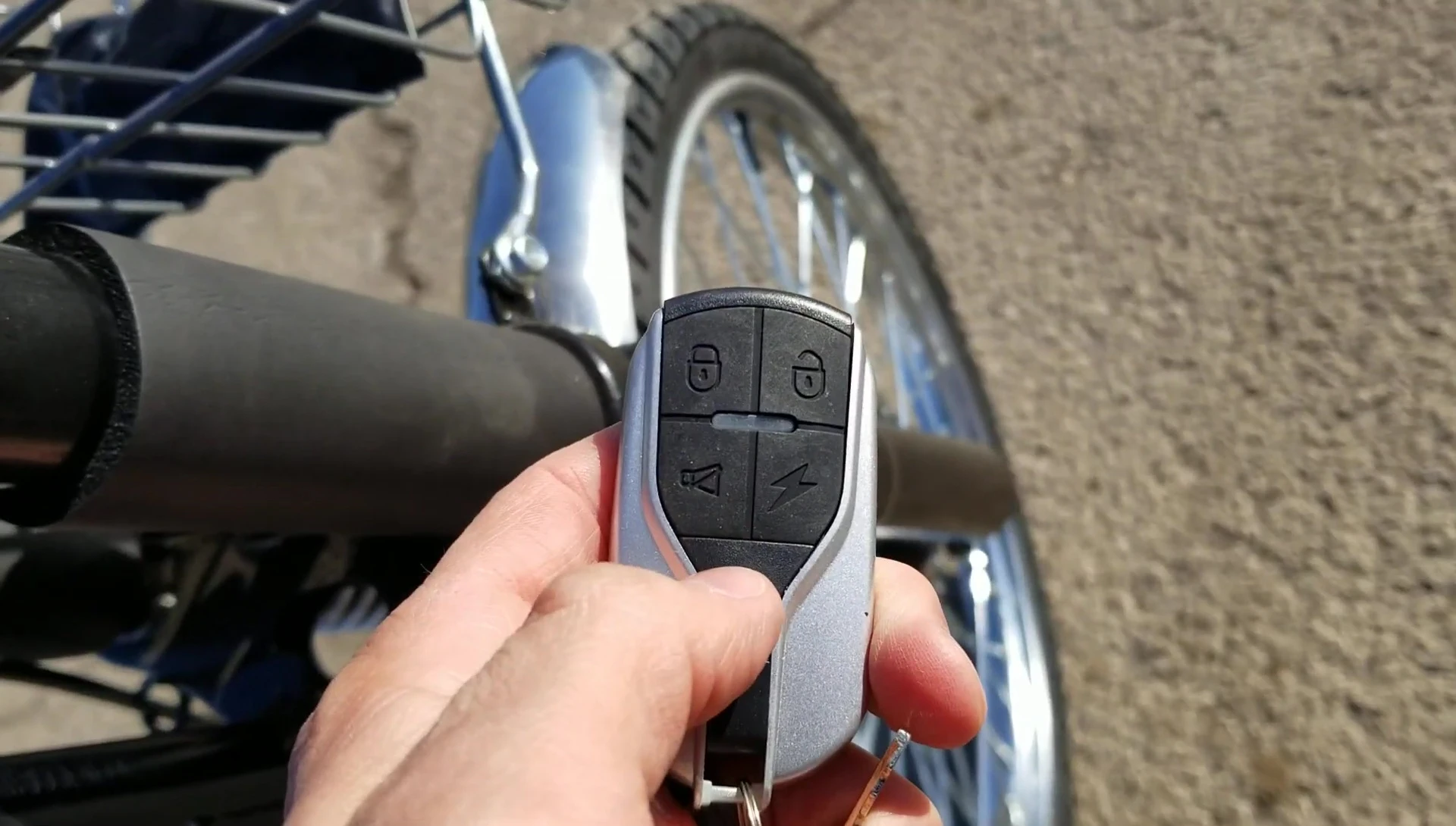 Demonstration of the lockable battery system.