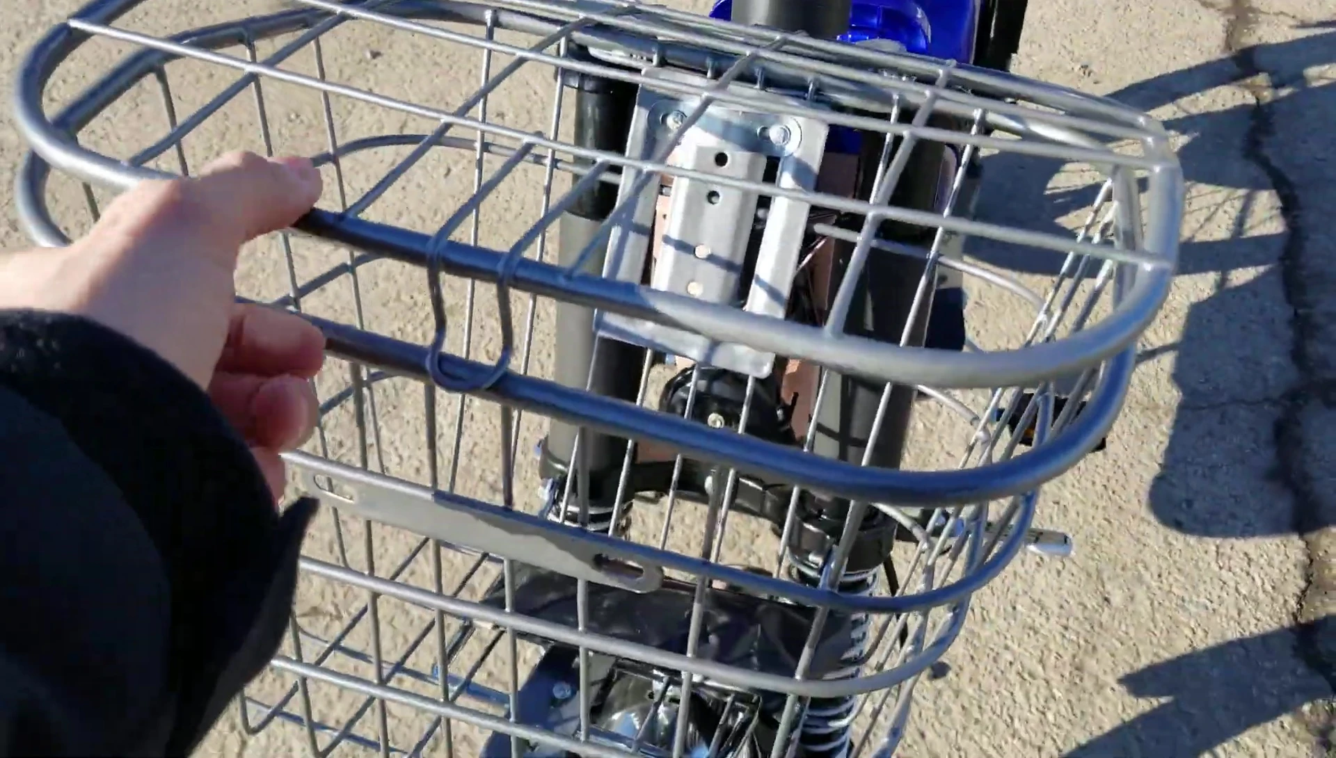 Close-up of the front basket.