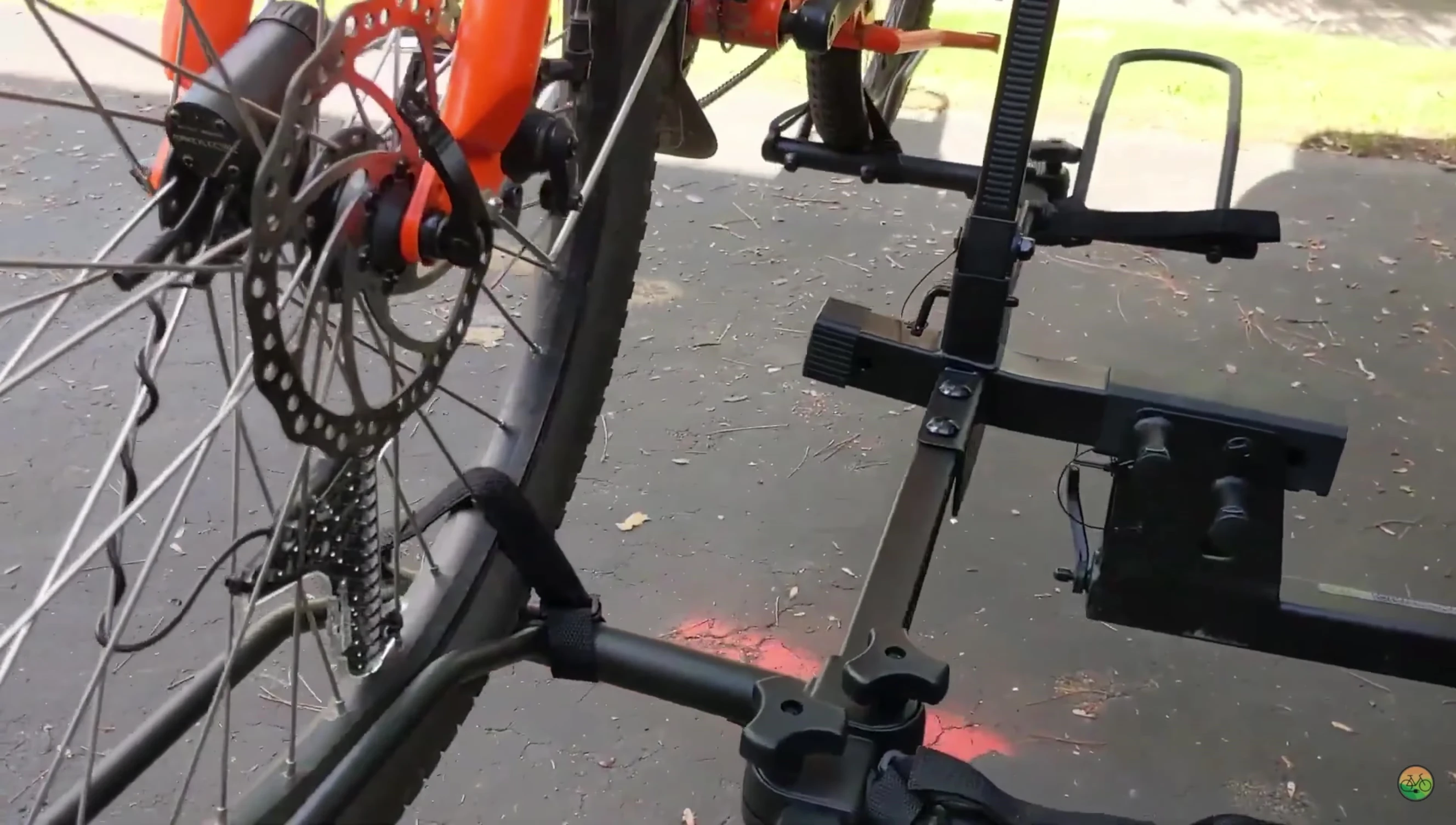 Close up of the Sport Rider's wheel holders and clamping mechanism.
