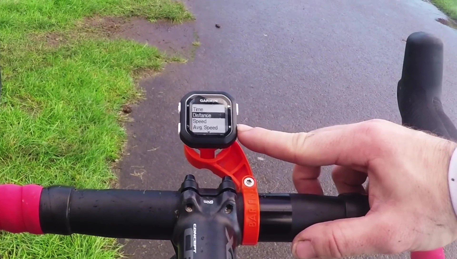 The Edge 25's navigation features in action.