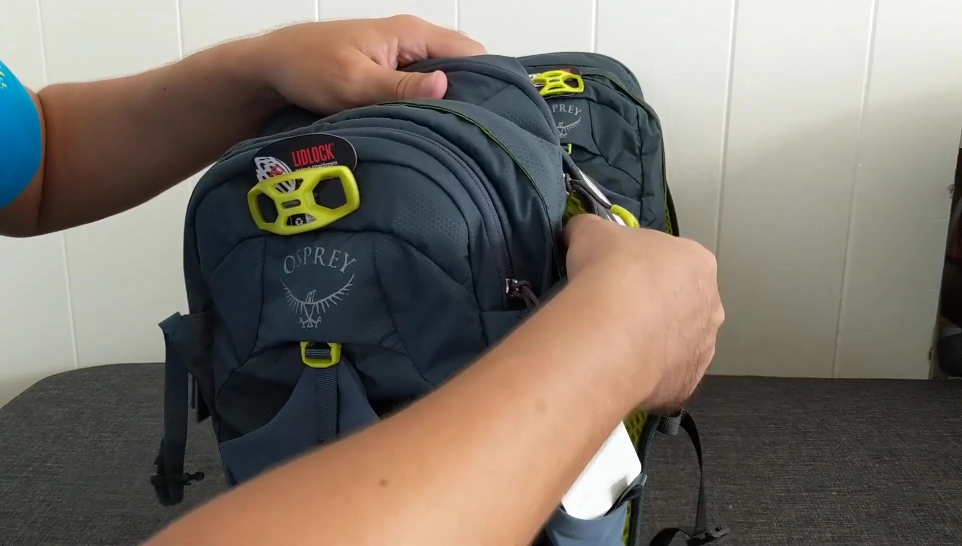 Opening the compression buckles on the Syncro 12.
