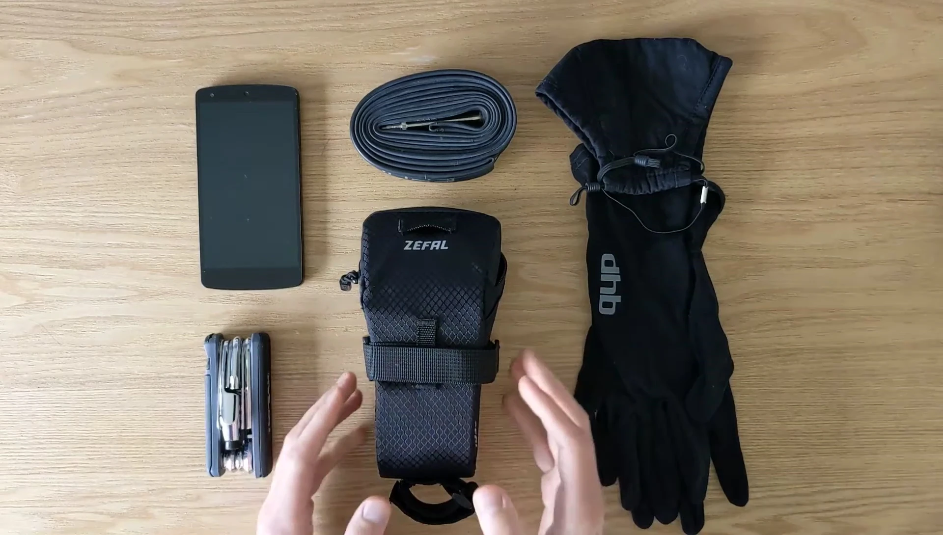 The reviewer mentions the safety advantage of this feature.