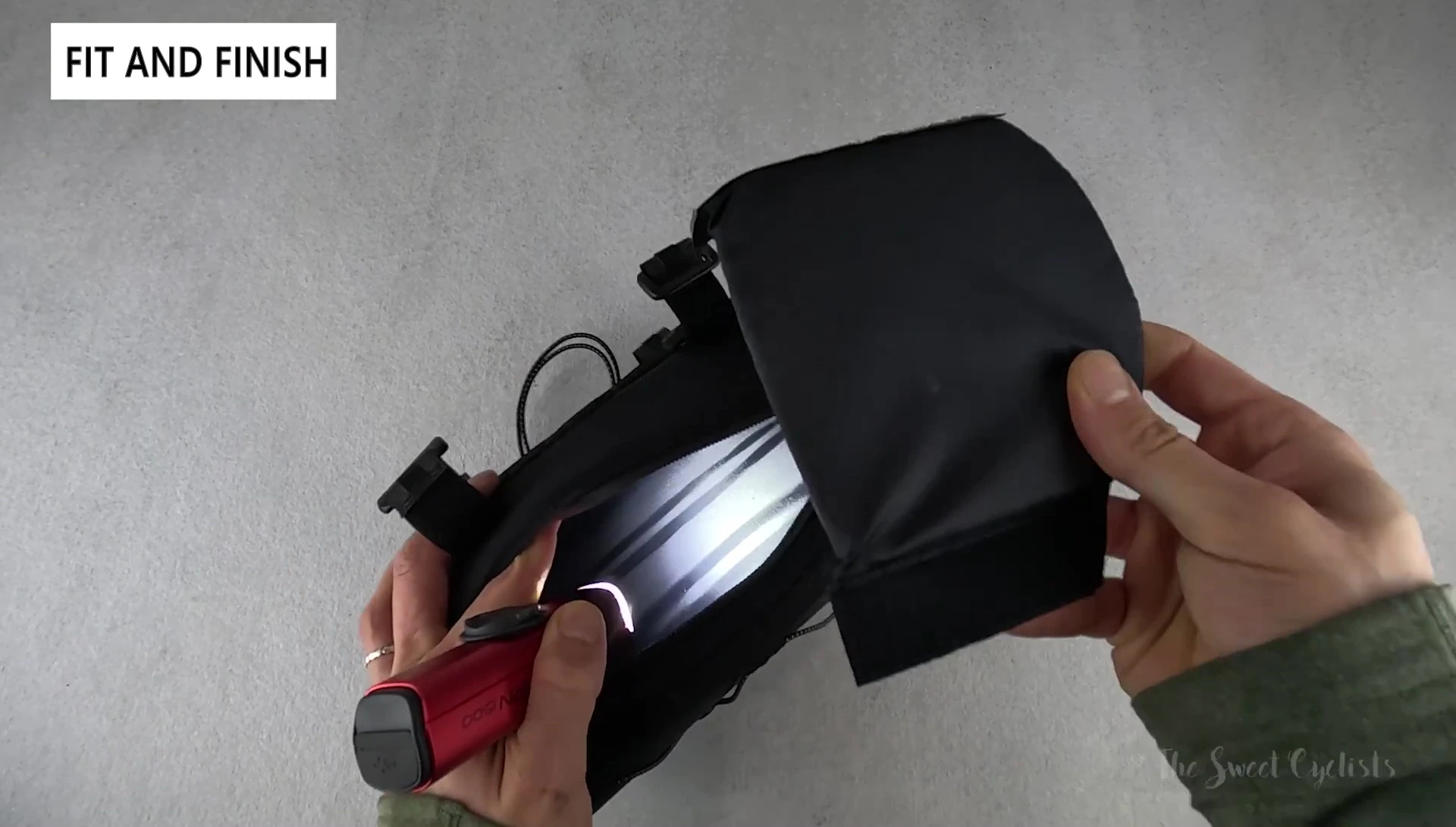 Image demonstrating the removable internal velcro divider.