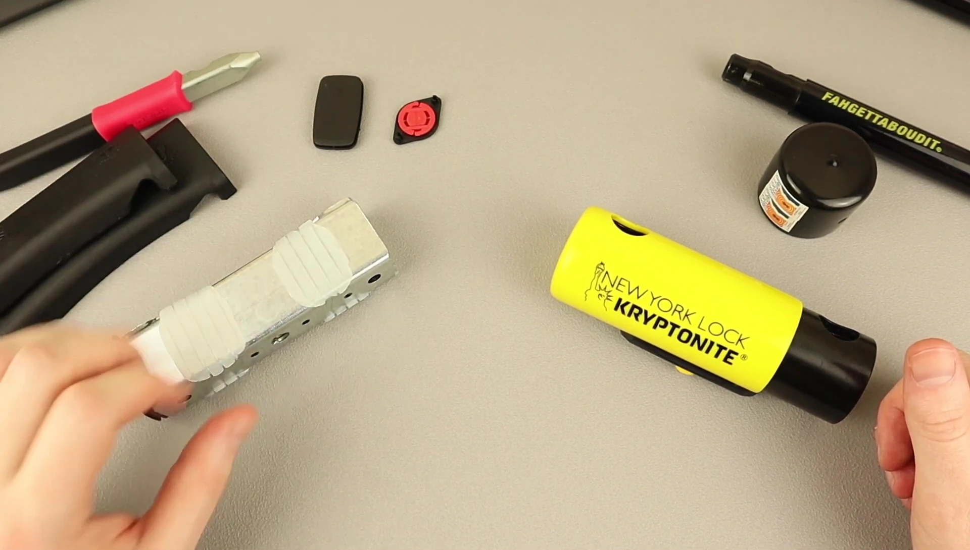 Internal mechanism of the Fahgettaboudit Mini exposed