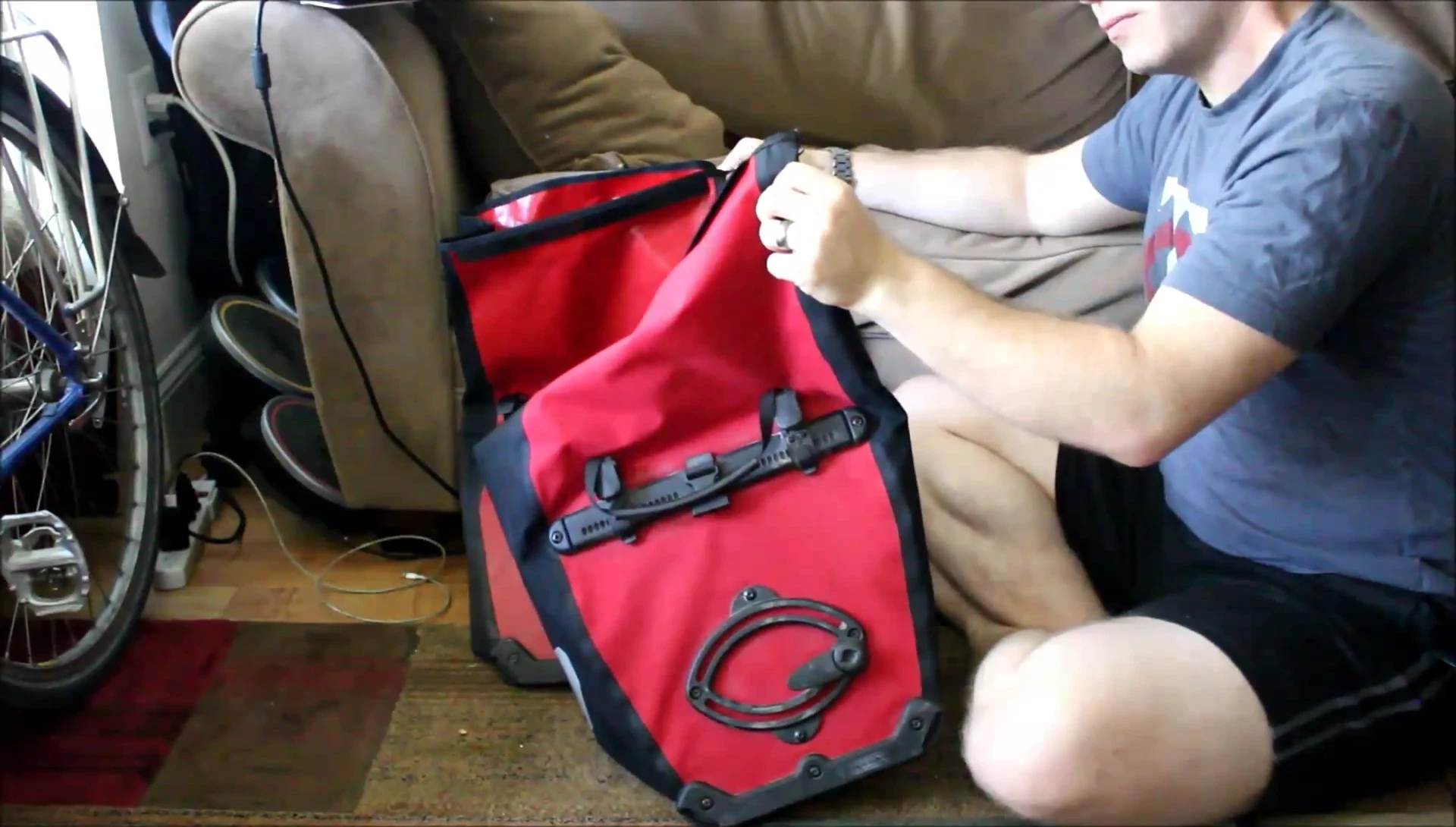 Weight comparison mentioned in the video