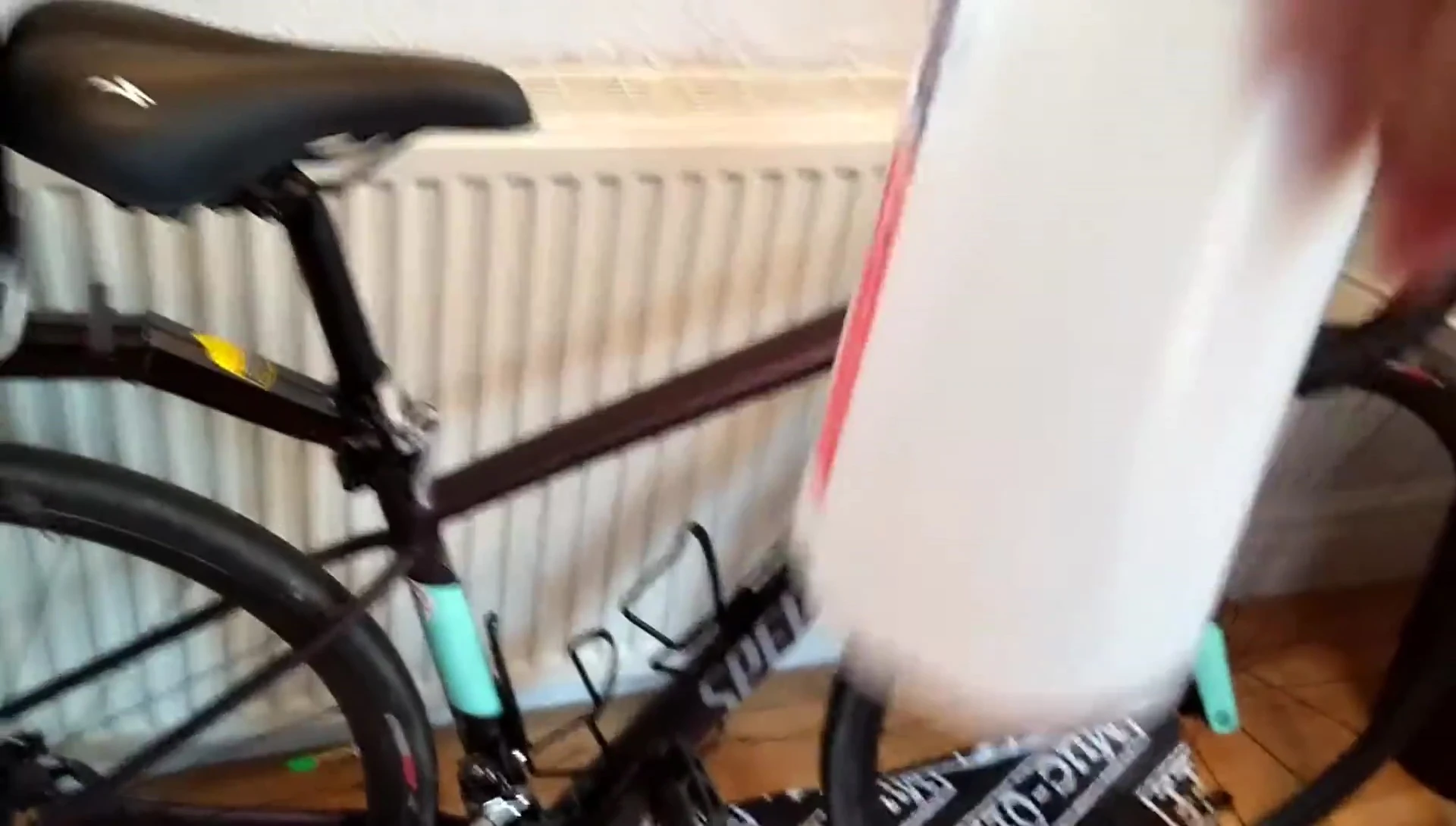 Demonstration of the drinks bottle flask hack.