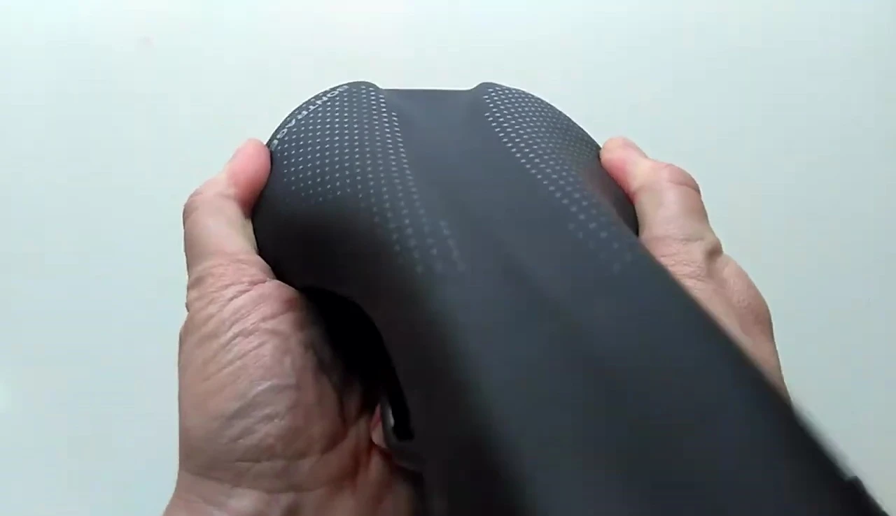 Demonstration of the saddle's flexibility.