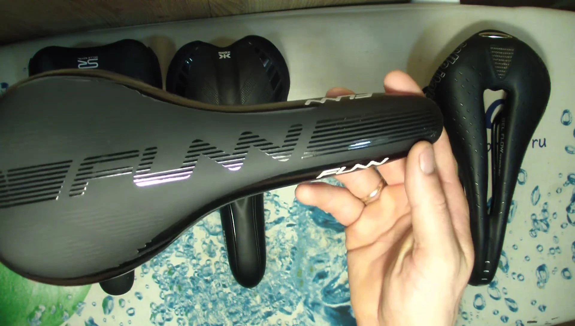 Funn Adlib Saddle displayed