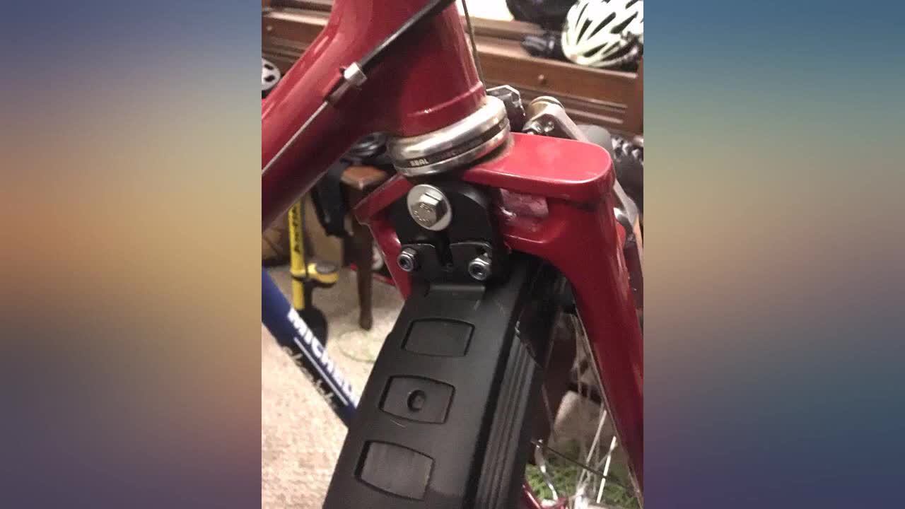 Fenders installed on the bike, showing the area where the zip tie used to be.