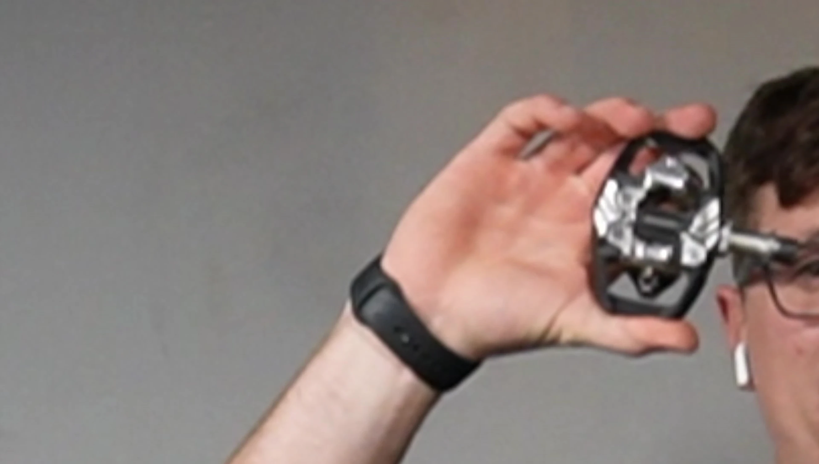 The narrator highlighting the benefits of Shimano SPD's adjustable tension.