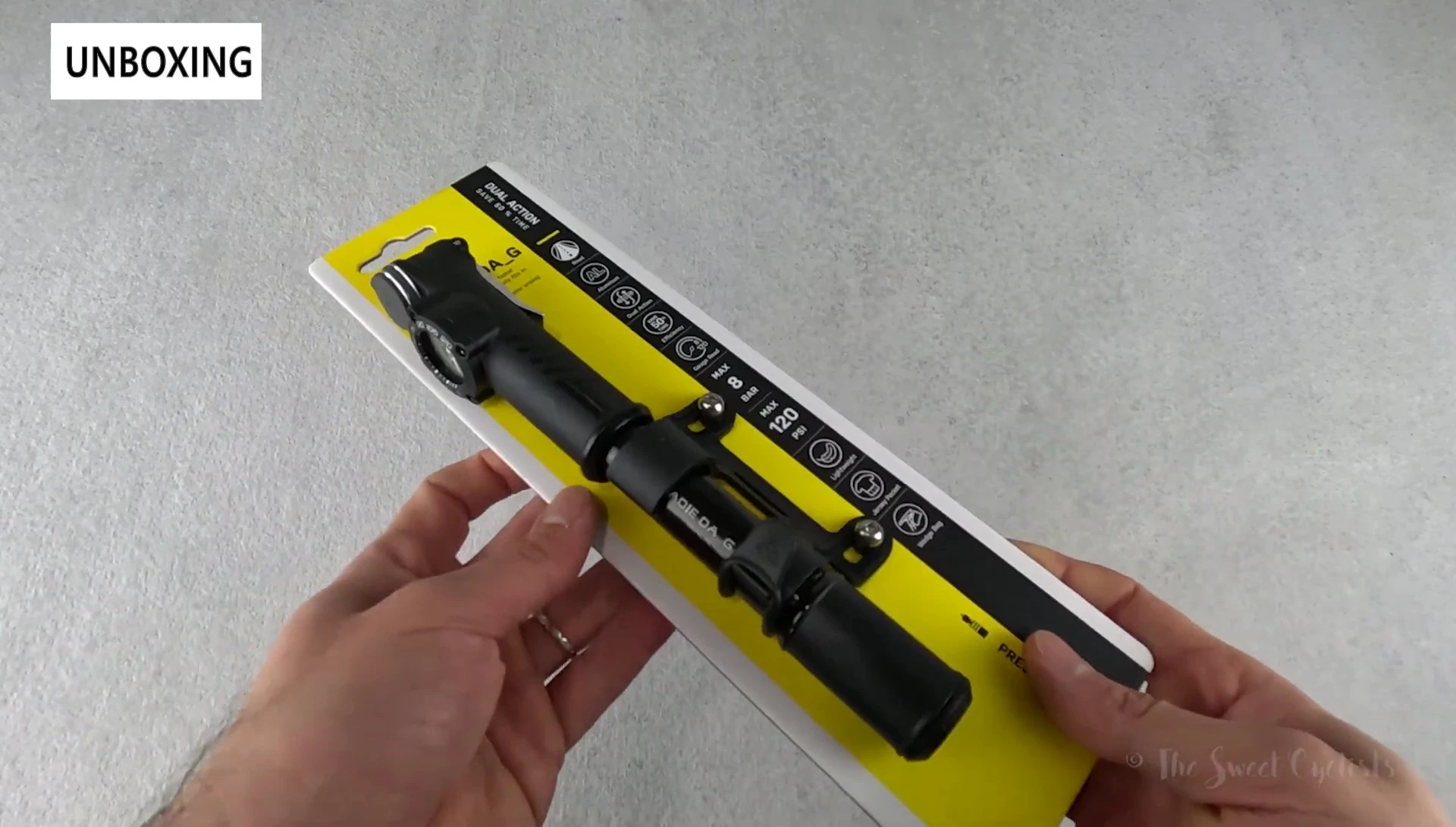 Topeak Roadie DA G Mini Pump packaging