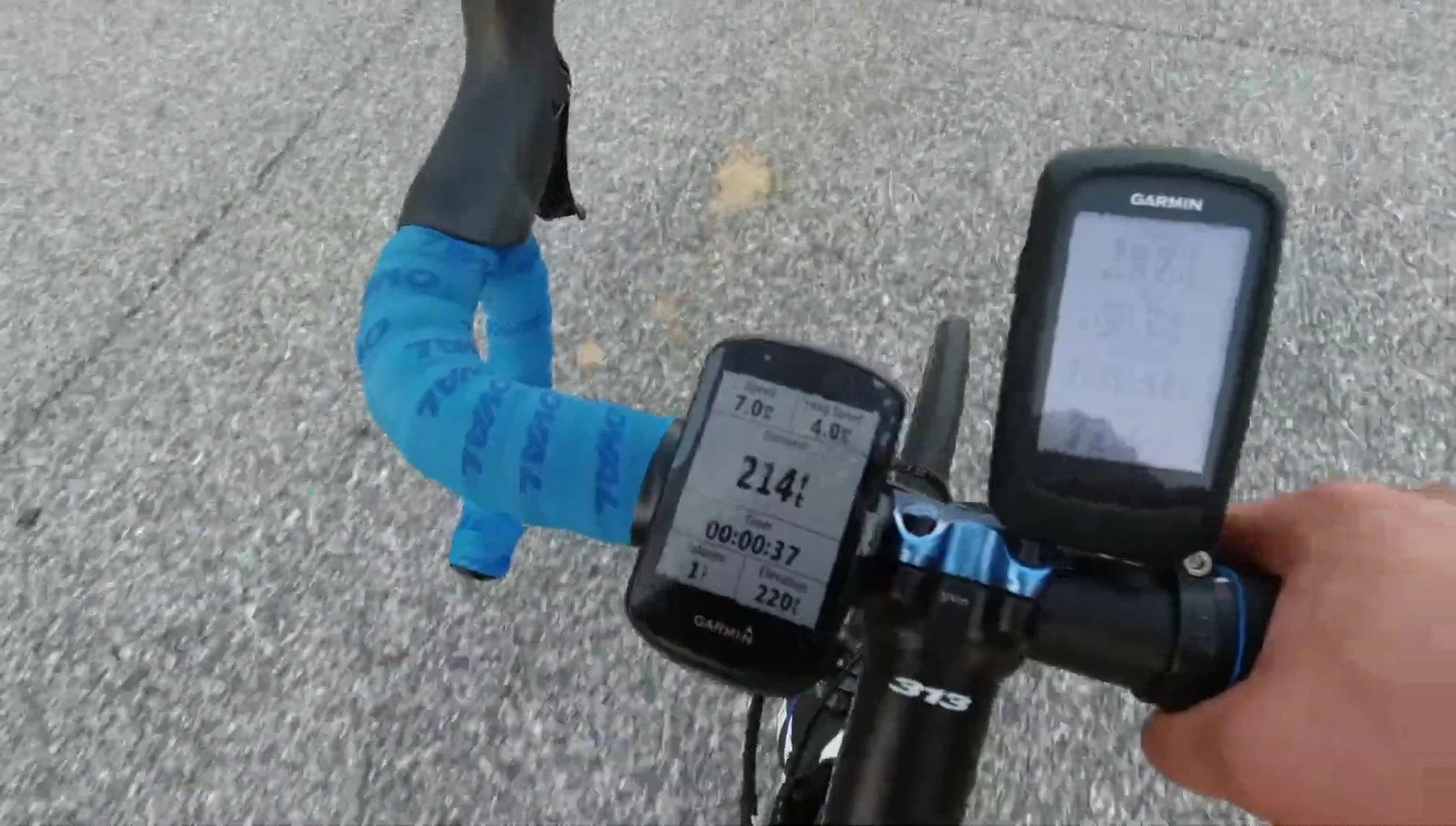 Side-by-side data comparison of the Garmin Edge 530 and 810 during a test ride.