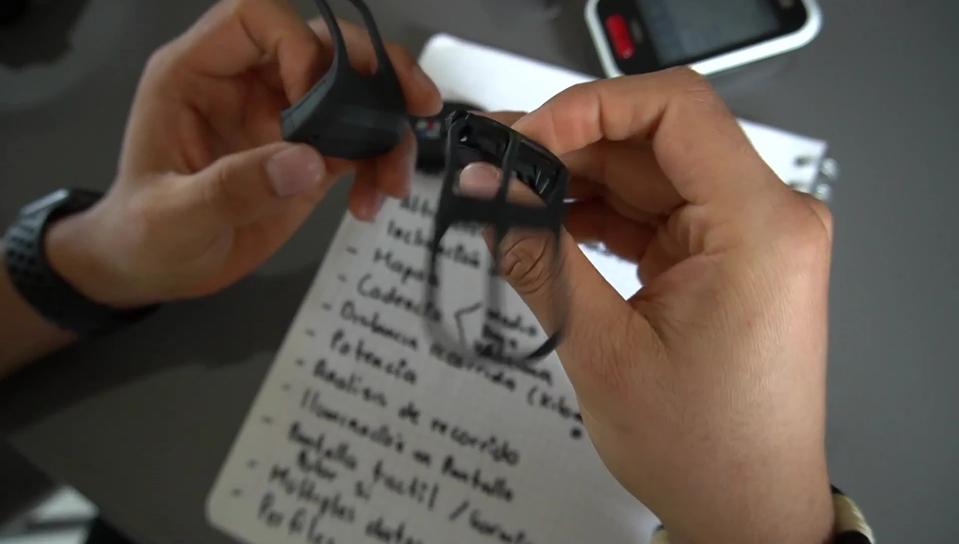 The reviewer highlights the advantage of replaceable Garmin sensors over Polar's sealed units.