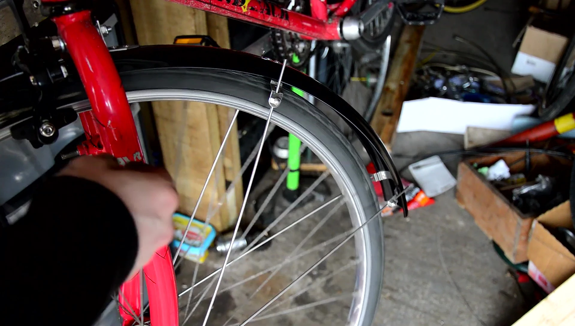 Checking front mudguard clearance